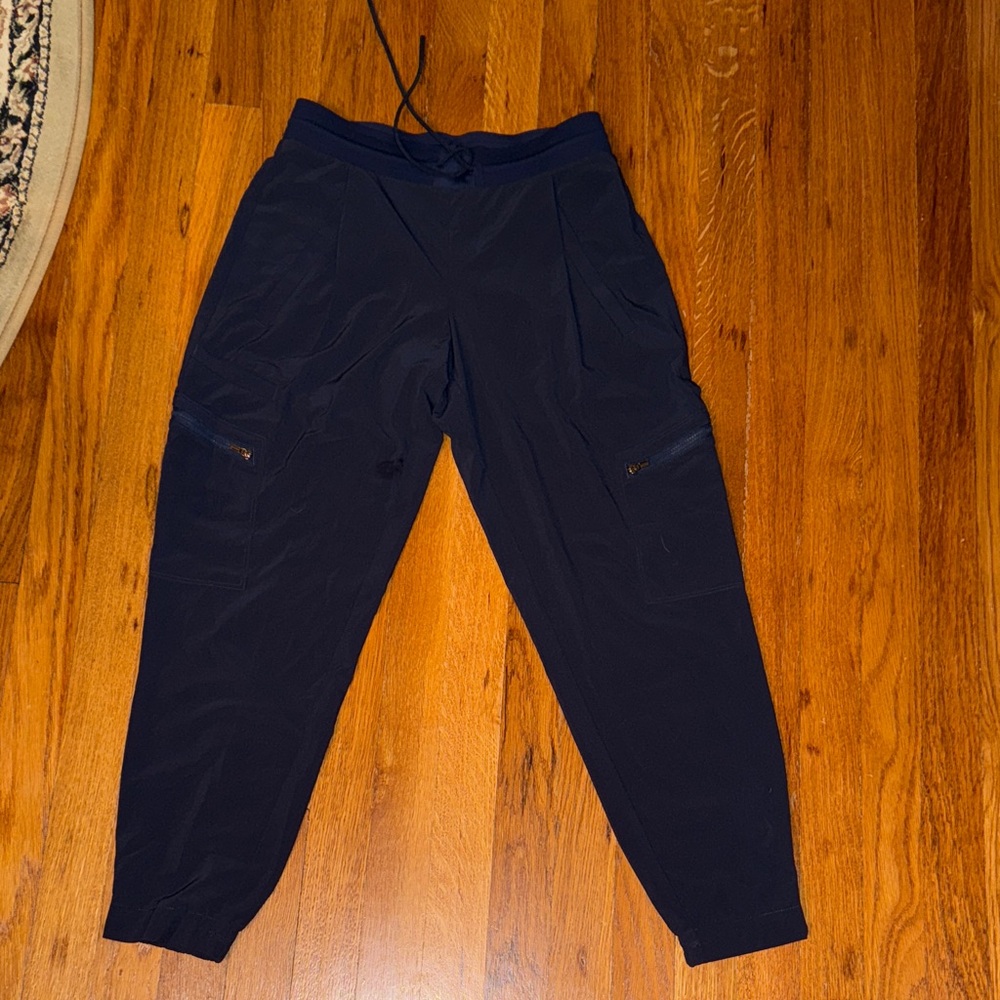 Athleta Venture Pant in navy. Like new.